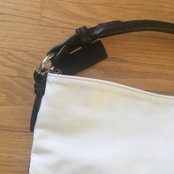 Shoulder Bag (Free with Purchase) - Picture 3 of 4